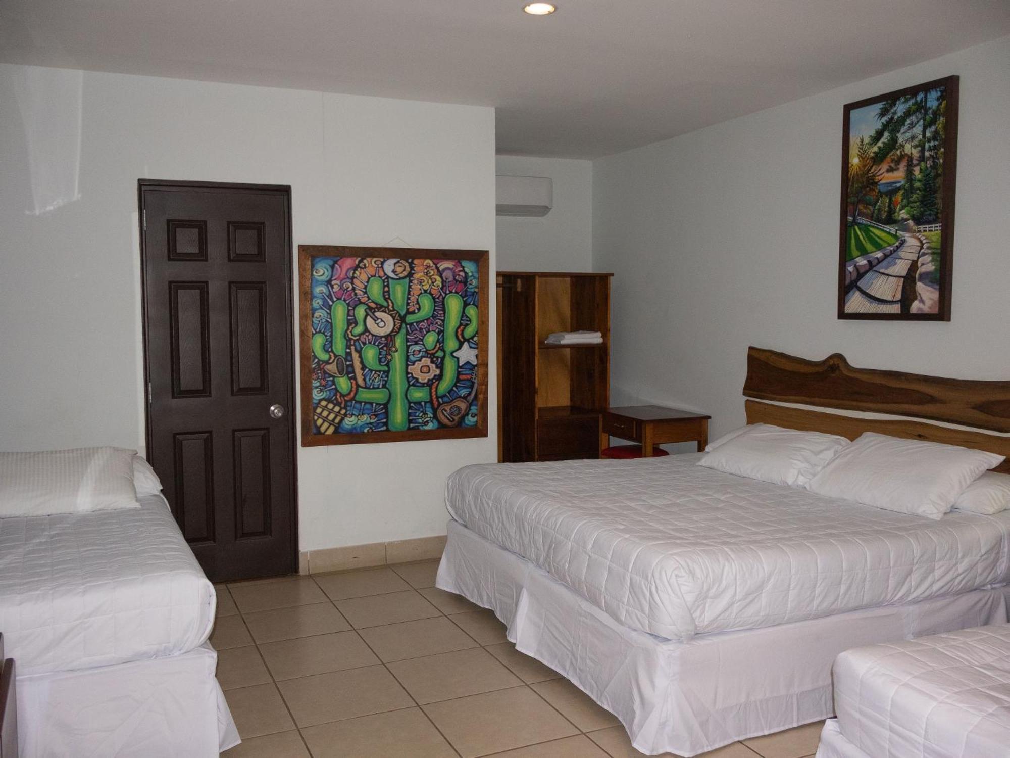 Hotel Leon Inn Экстерьер фото