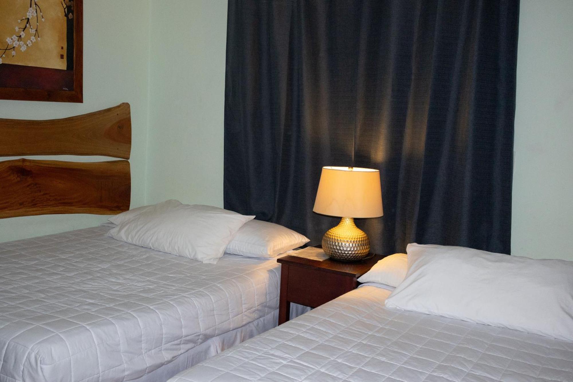 Hotel Leon Inn Экстерьер фото